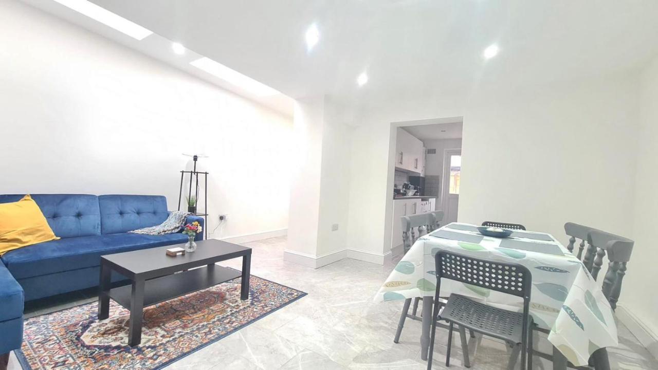 Spacious Private Room In Manor Park Londra Dış mekan fotoğraf